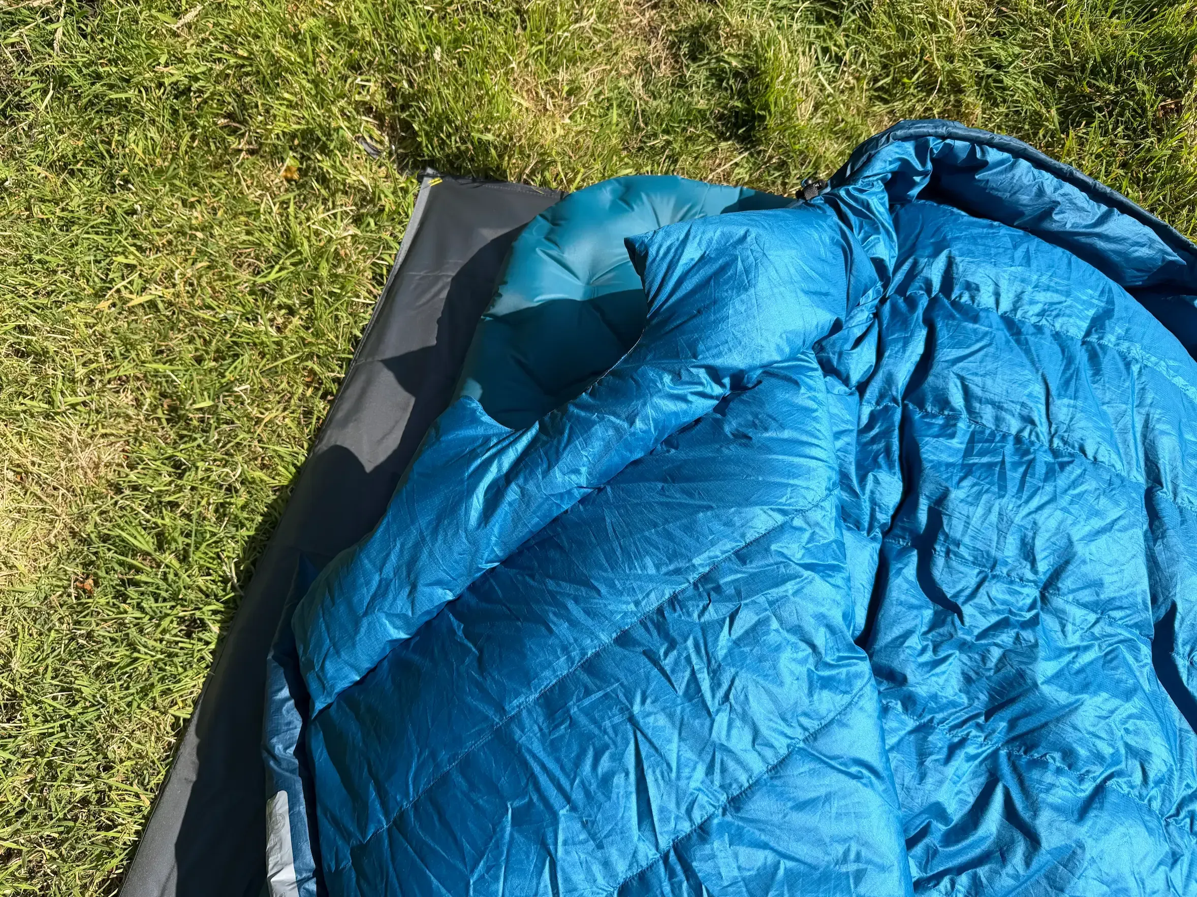 The neck baffle on the Alpkit Pipedream 400
